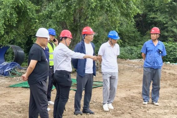 1752482317197211.jpg 沈阳水务集团副总经理王金鹏到沈阳市西部区域近期(辽中区)供水工程转输泵站检查指导工作.jpg